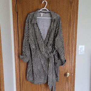 H&M Black and White Checkered Women's Robe